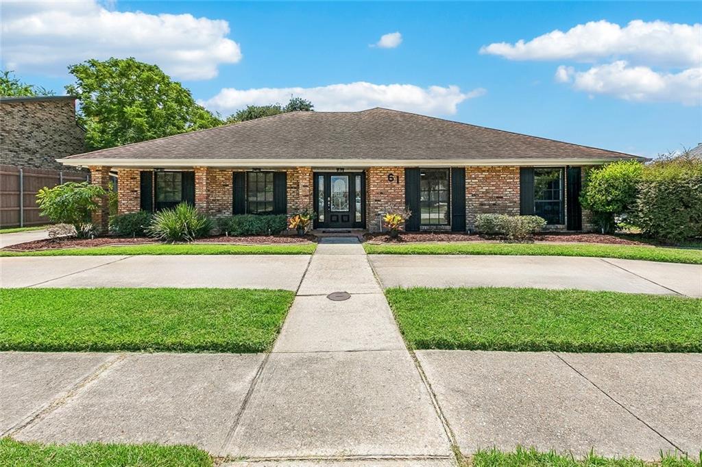61 Woodlake Boulevard — photo