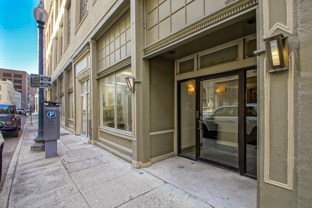 821 Perdido Street 3C — photo