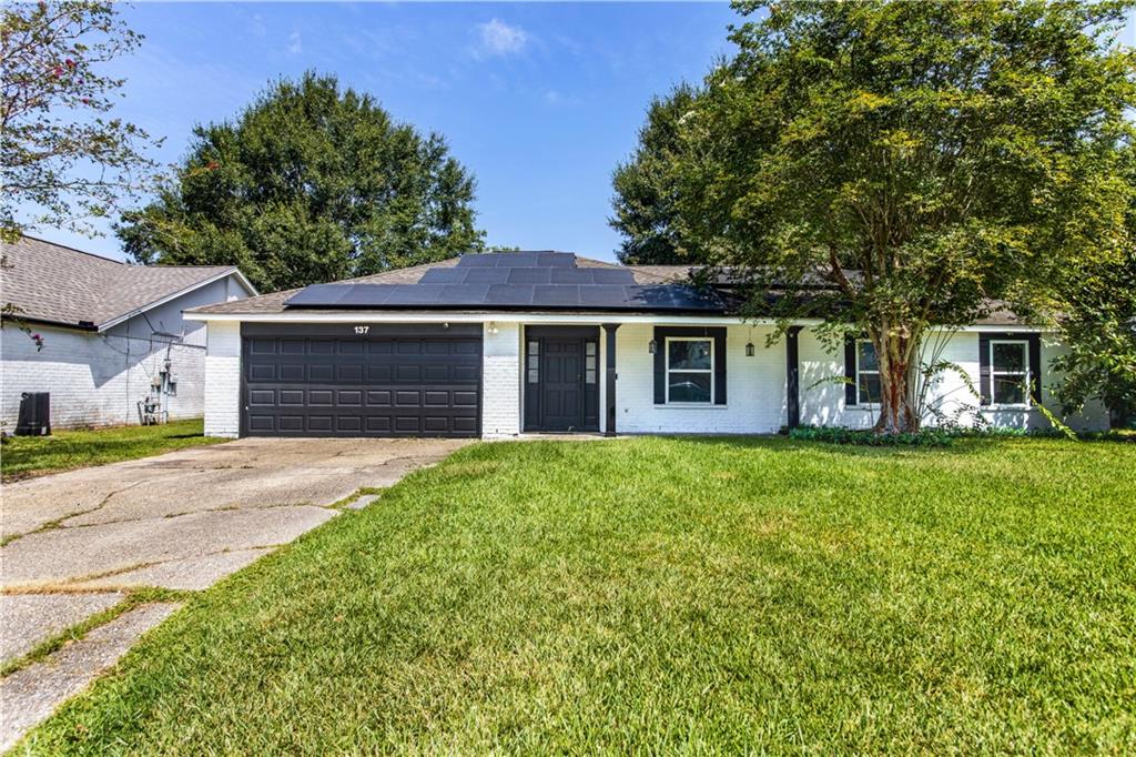 137 Goldenwood Drive — photo