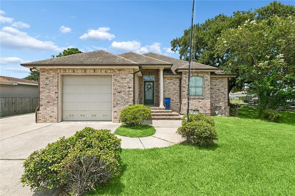 5216 Oak Drive — photo