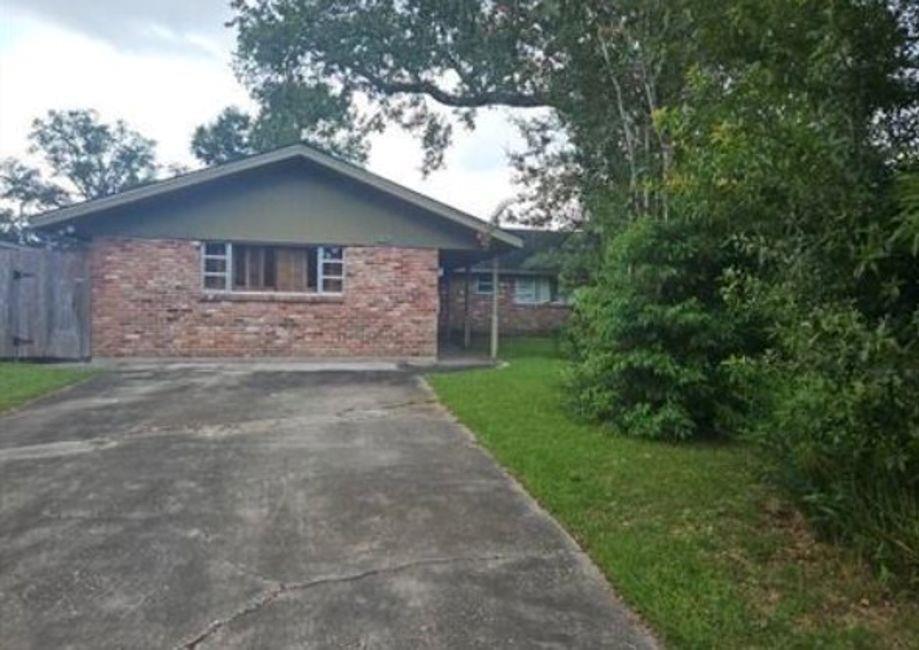 10116 Suzanne Drive — photo