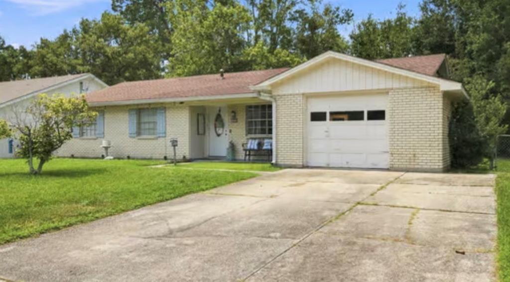 1423 Eastwood Drive — photo