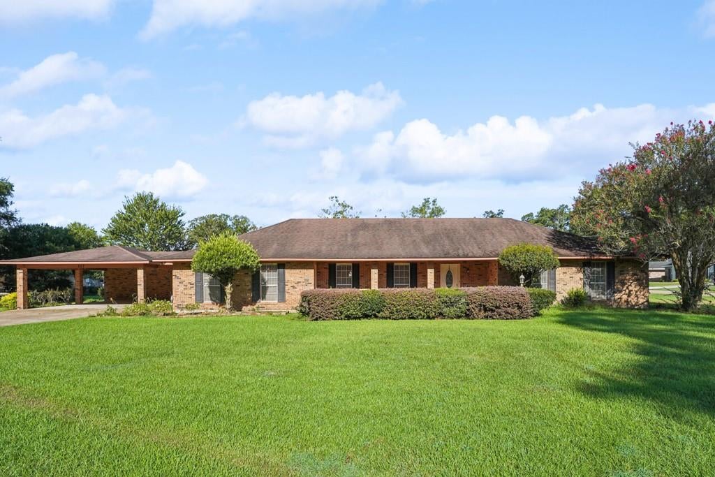 807 Courtney Drive — photo