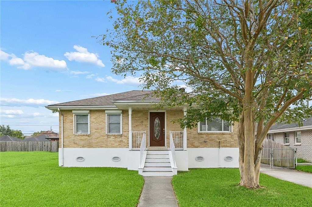 401 Llama Drive — photo