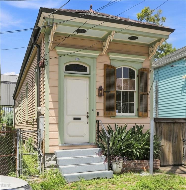 908 Montegut Street — photo