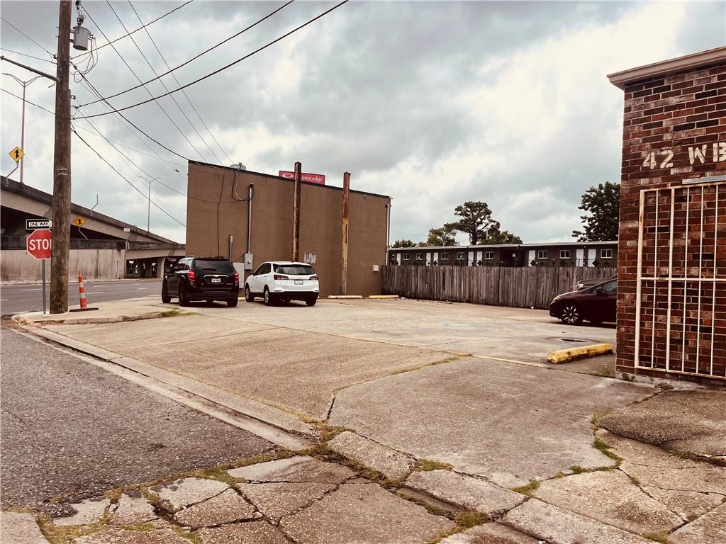 42 Westbank Express Way — photo