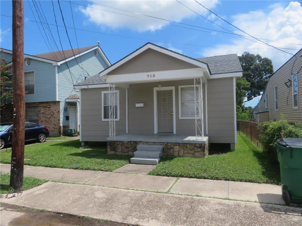 715 Dolhonde Street — photo