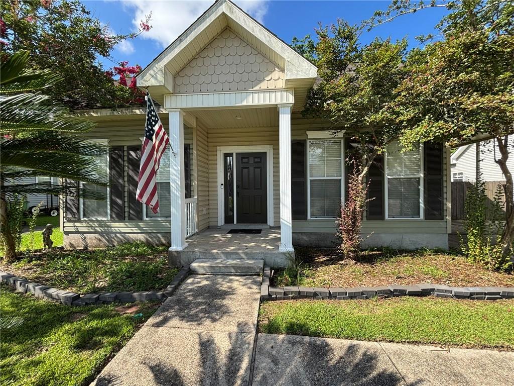 2735 Village Court — photo