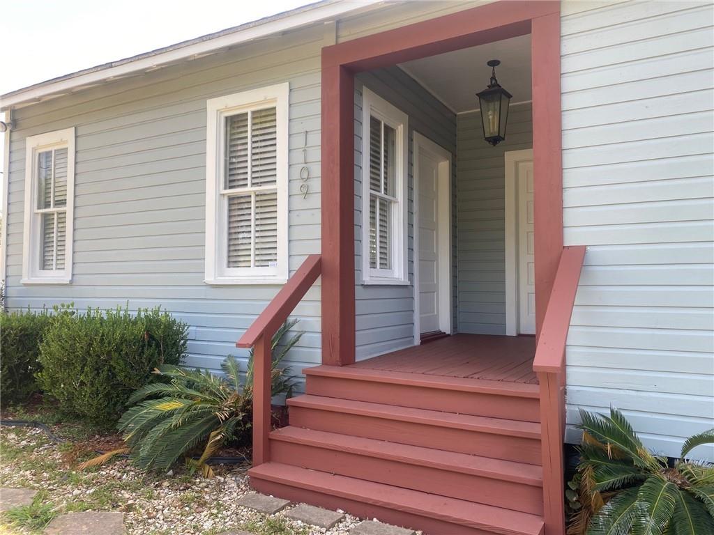 1109 S Holly Street — photo