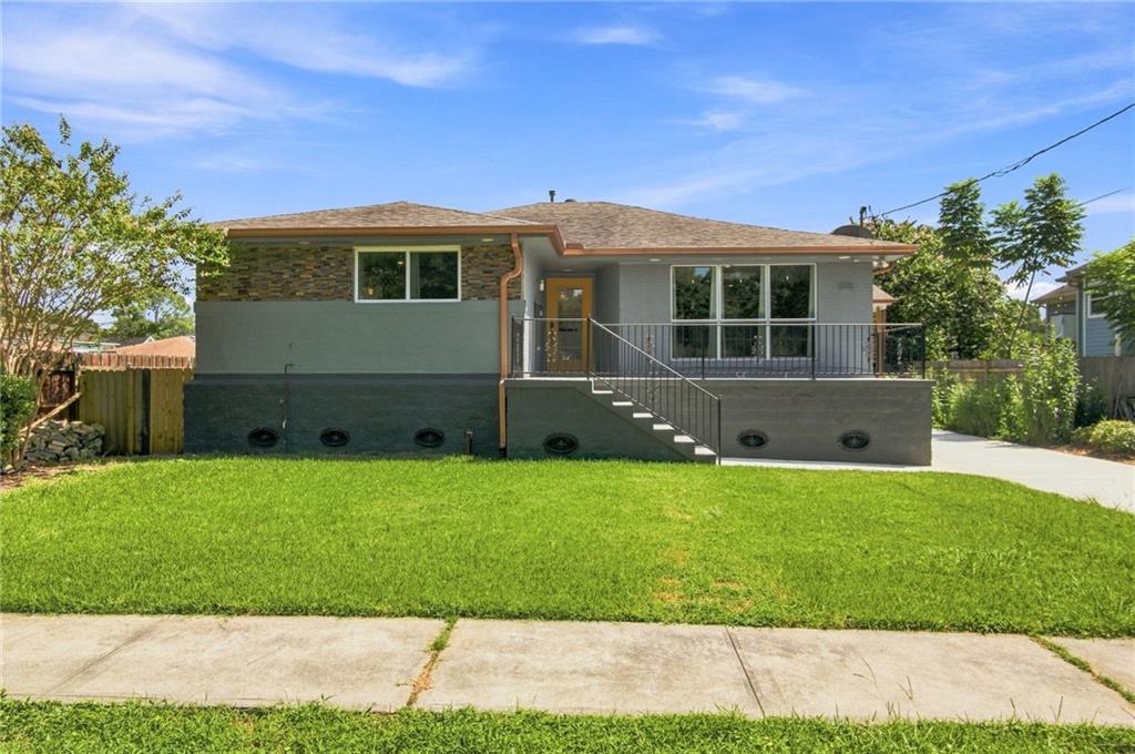 1718 Burbank Drive — photo
