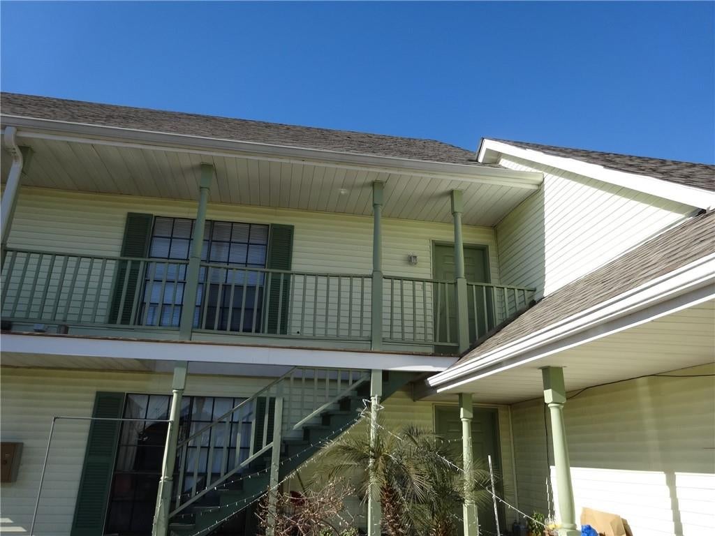184 Crislaur Avenue E — photo