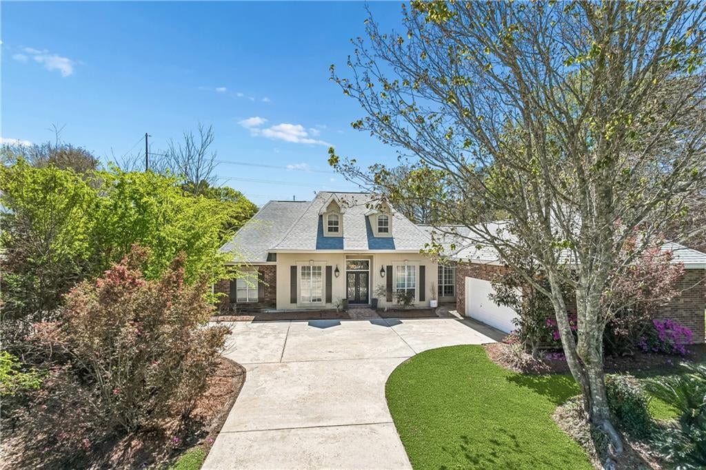 511 River Oaks Drive — photo