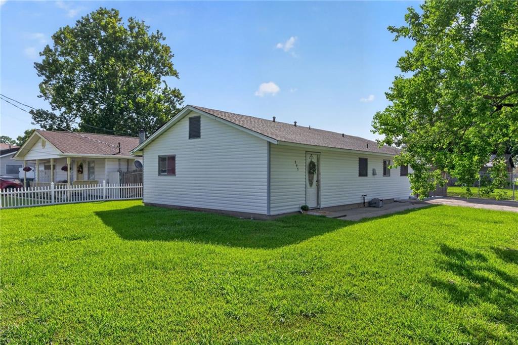 395 Helis Drive — photo