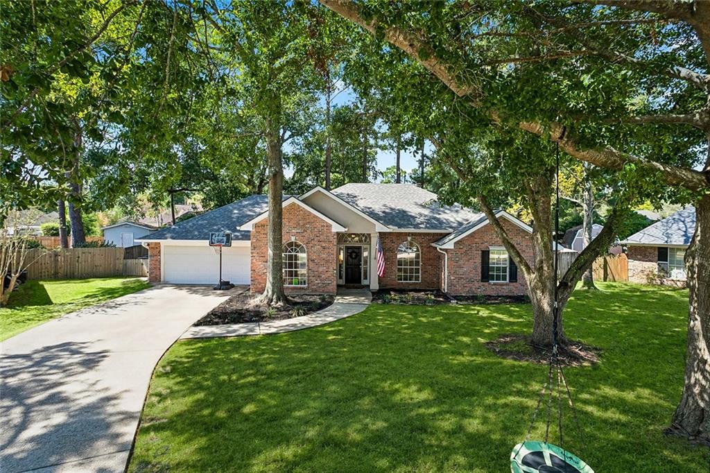 1101 Fairfield Court — photo