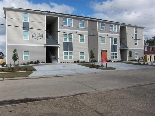 2725 Independence Street 203 — photo