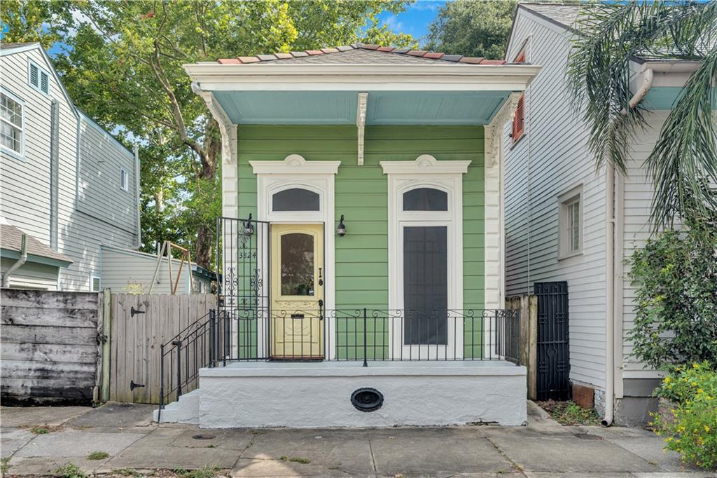 3824 Dauphine Street — photo