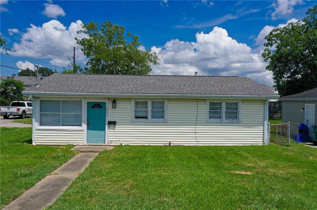 2701 Rose Drive — photo