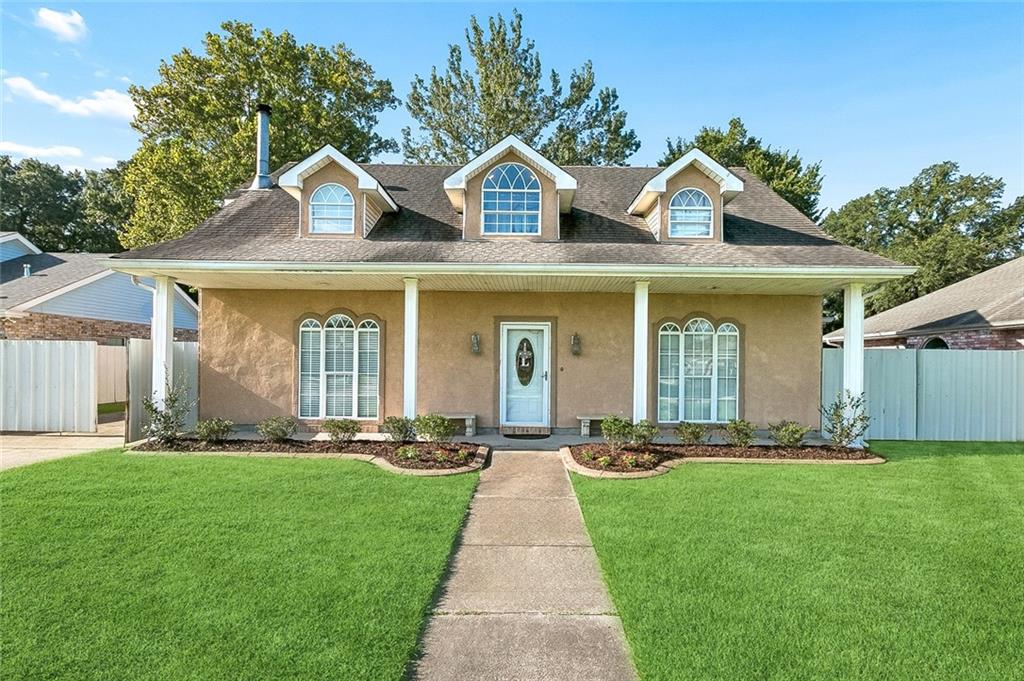 11 South Lake Court — photo