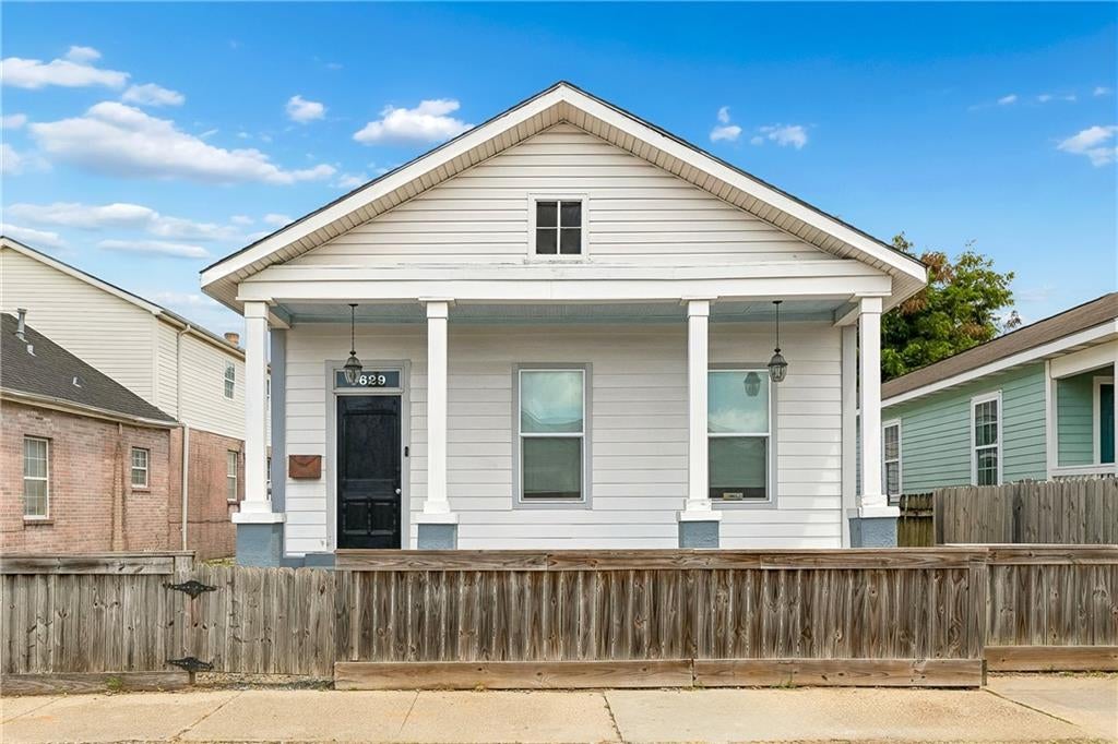 8629 Hickory Street — photo