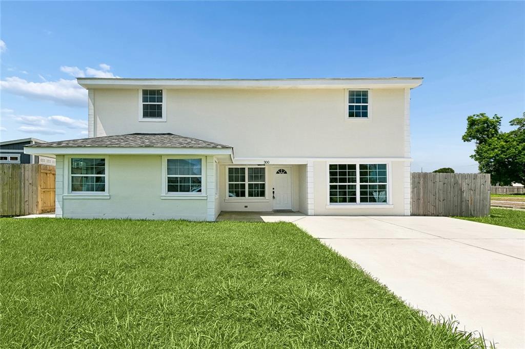 300 Chinchilla Drive — photo