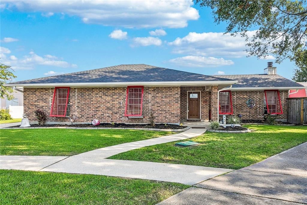 22 Grandbay Court — photo