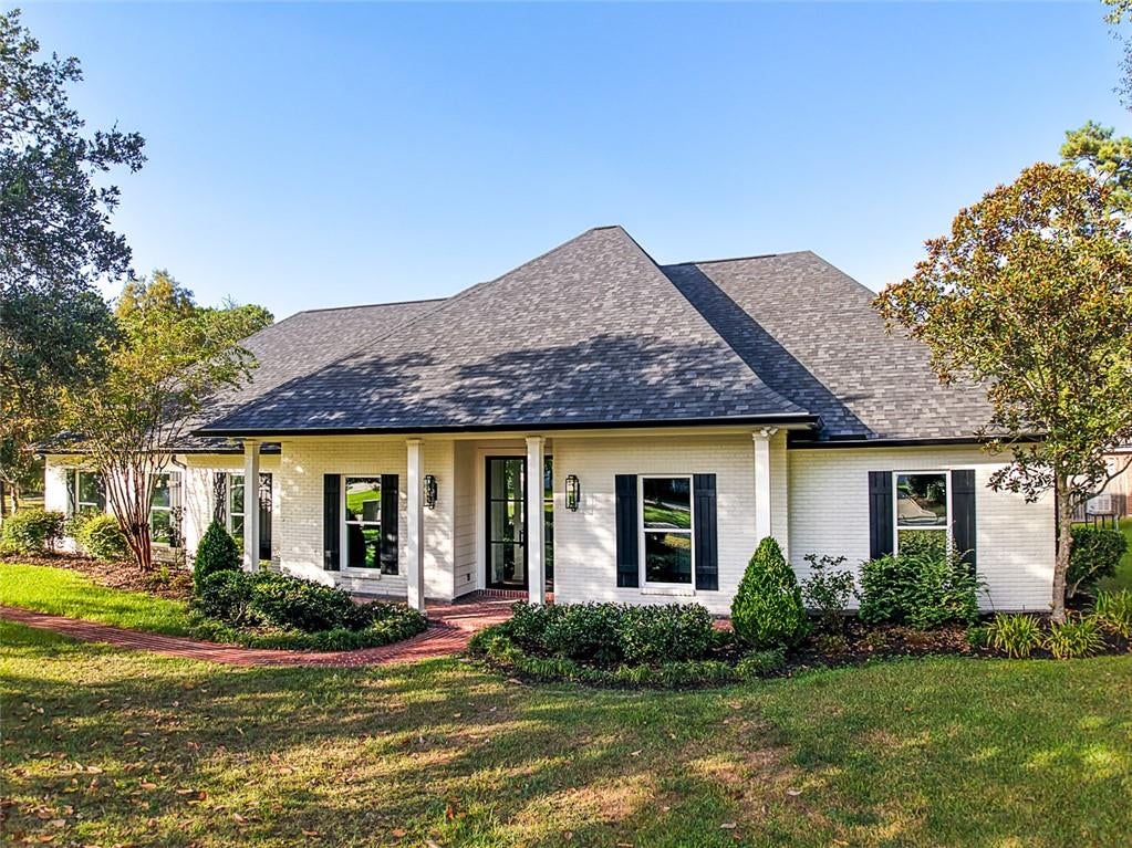 207 Dutton Court — photo