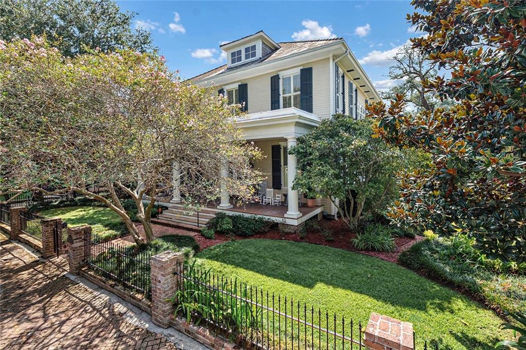 2236 Prytania Street — photo