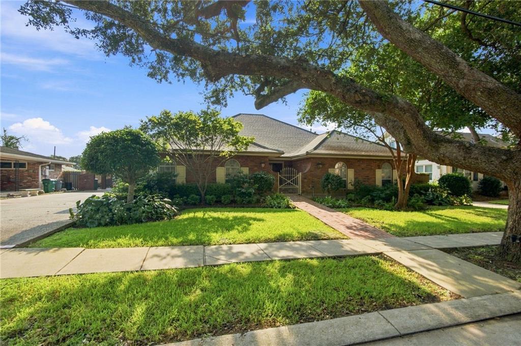 1049 Sena Drive — photo