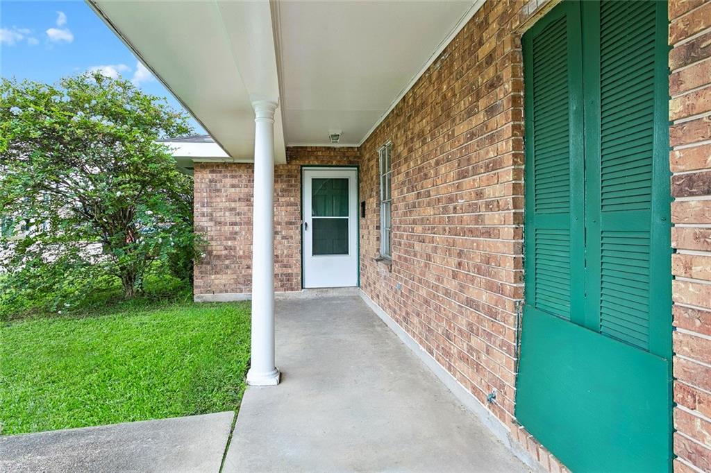 216 Marion Court — photo