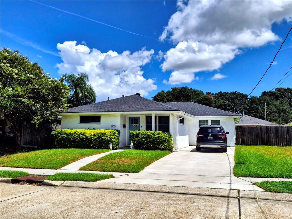 1105 Oaklawn Drive — photo
