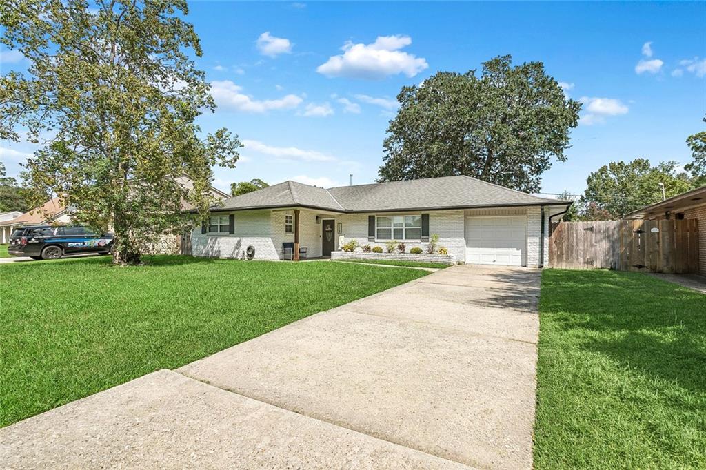 118 Matthews Drive — photo