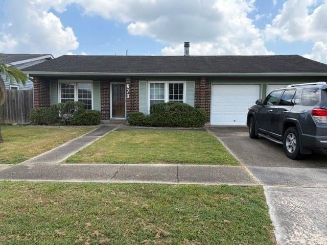 673 Oakwood Drive — photo