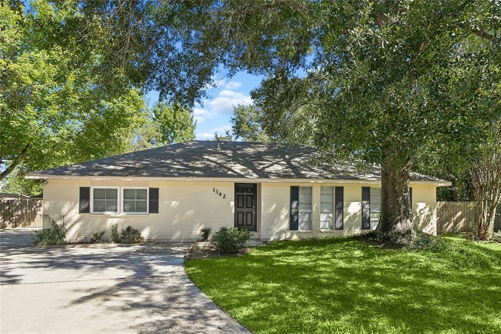 1342 Greenlawn Drive — photo
