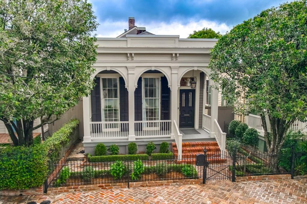 2321 Coliseum Street — photo