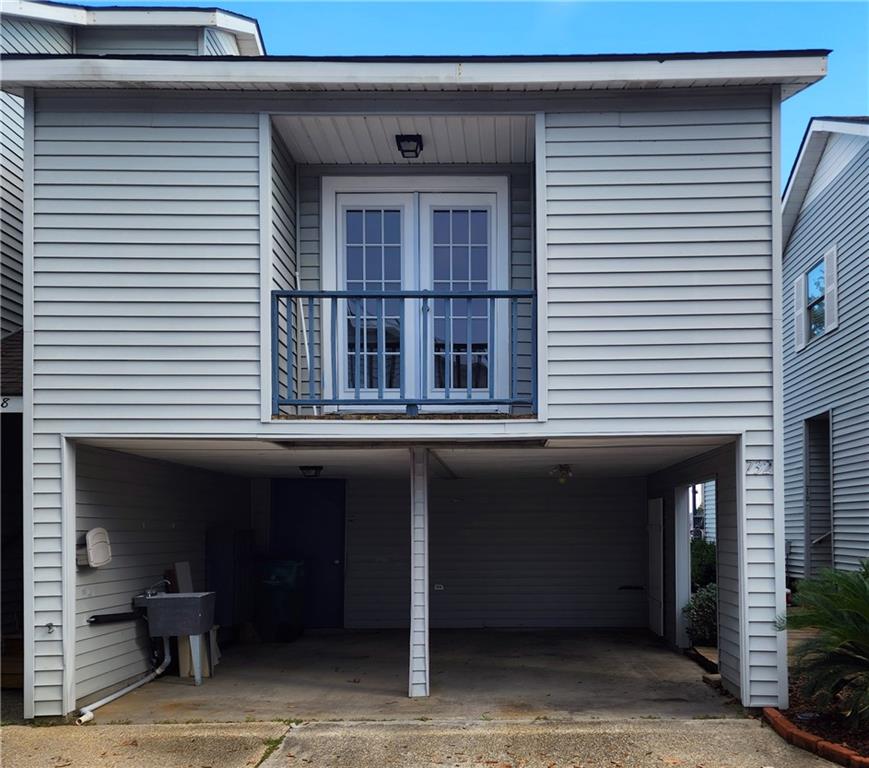 732 Marina Drive — photo