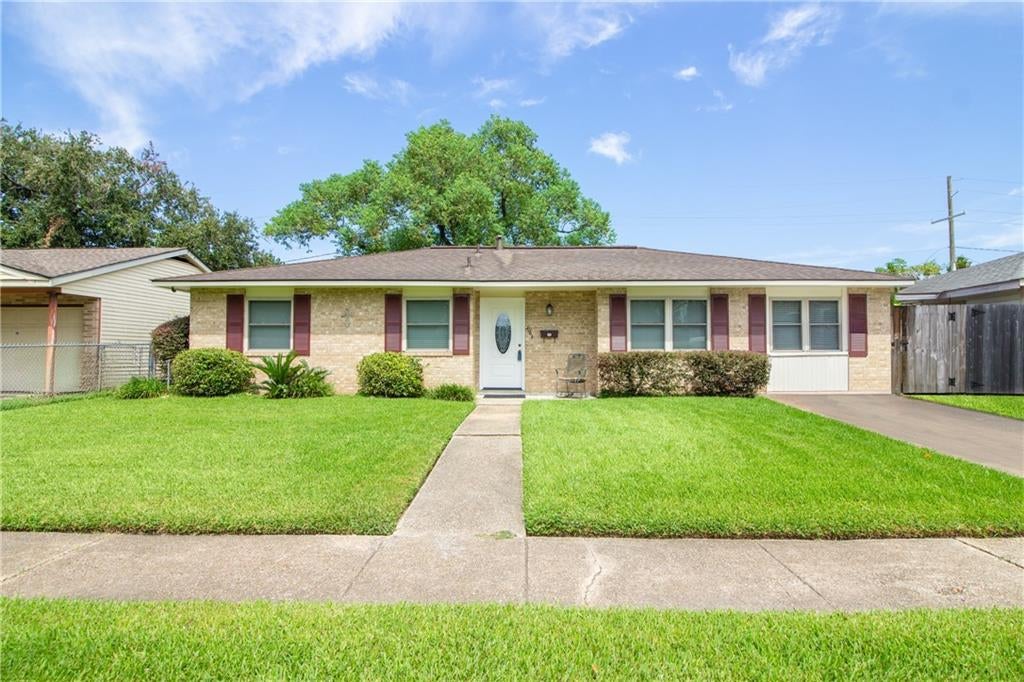 305 Greenwood Drive — photo