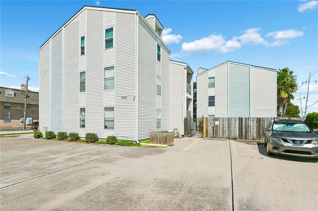 2201 Houma Boulevard 106 — photo
