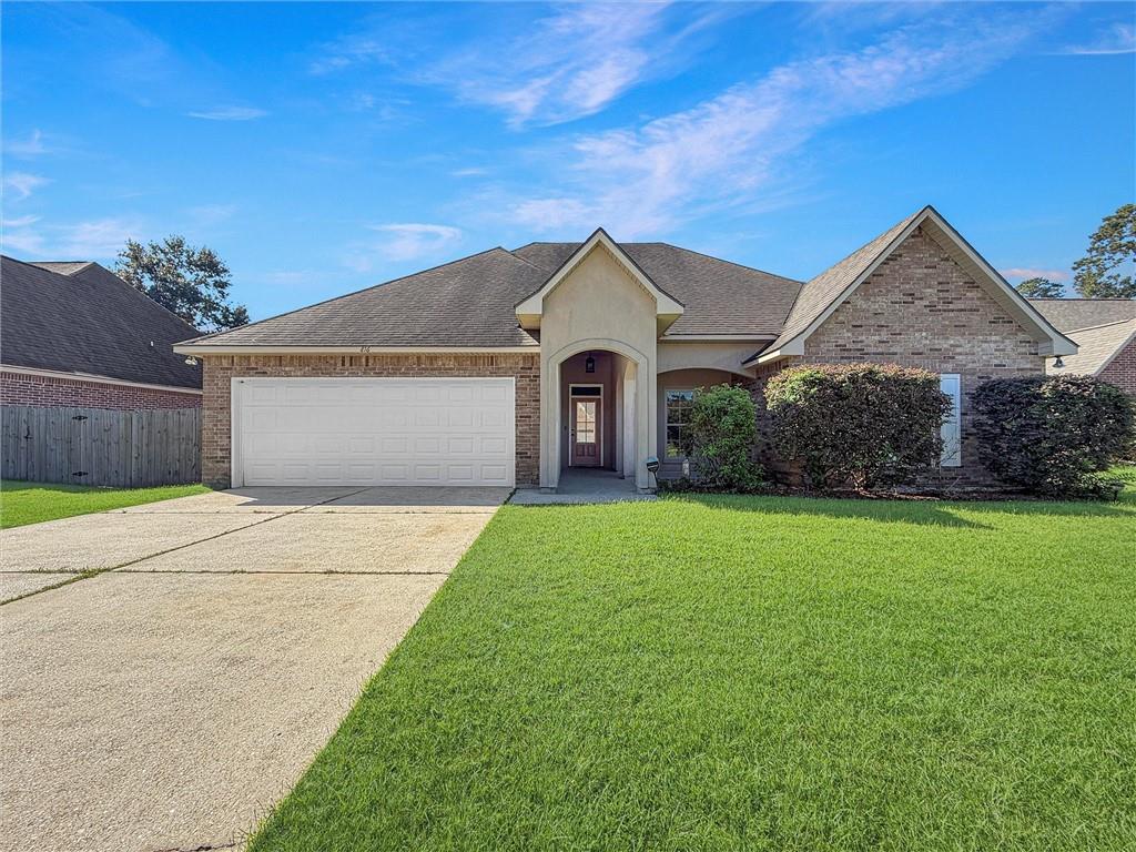 816 Woodsprings Court — photo