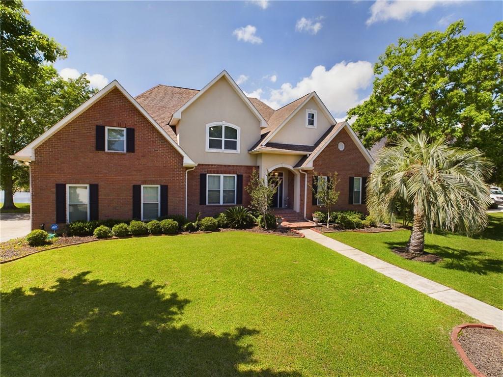 44 Oak Tree Drive — photo