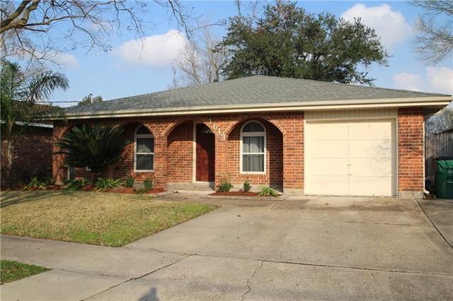 1613 N Woodlawn Drive — photo