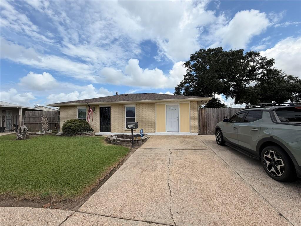 1013 Sandalwood Drive — photo
