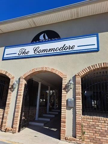 4456 Pontchartrain Drive — photo
