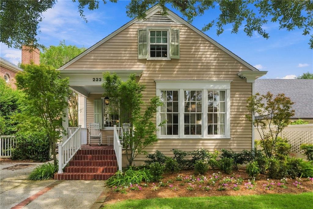 233 W Livingston Place — photo