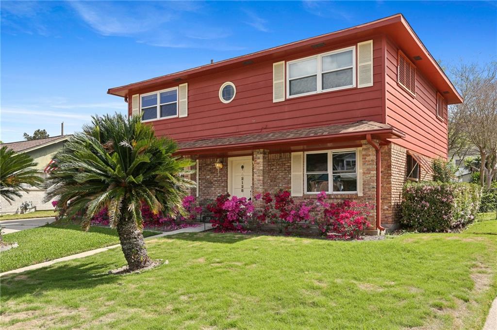 2128 Valentine Court — photo