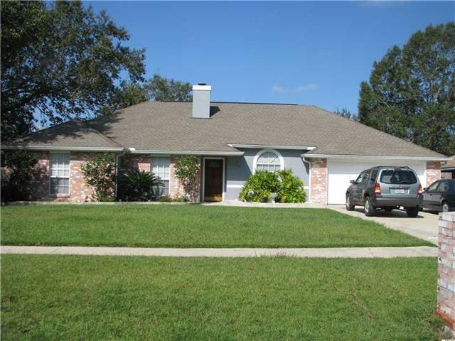 138 Stratford Drive — photo