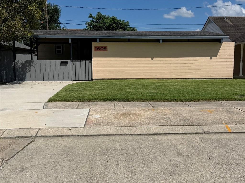 1609 Farrington Drive — photo