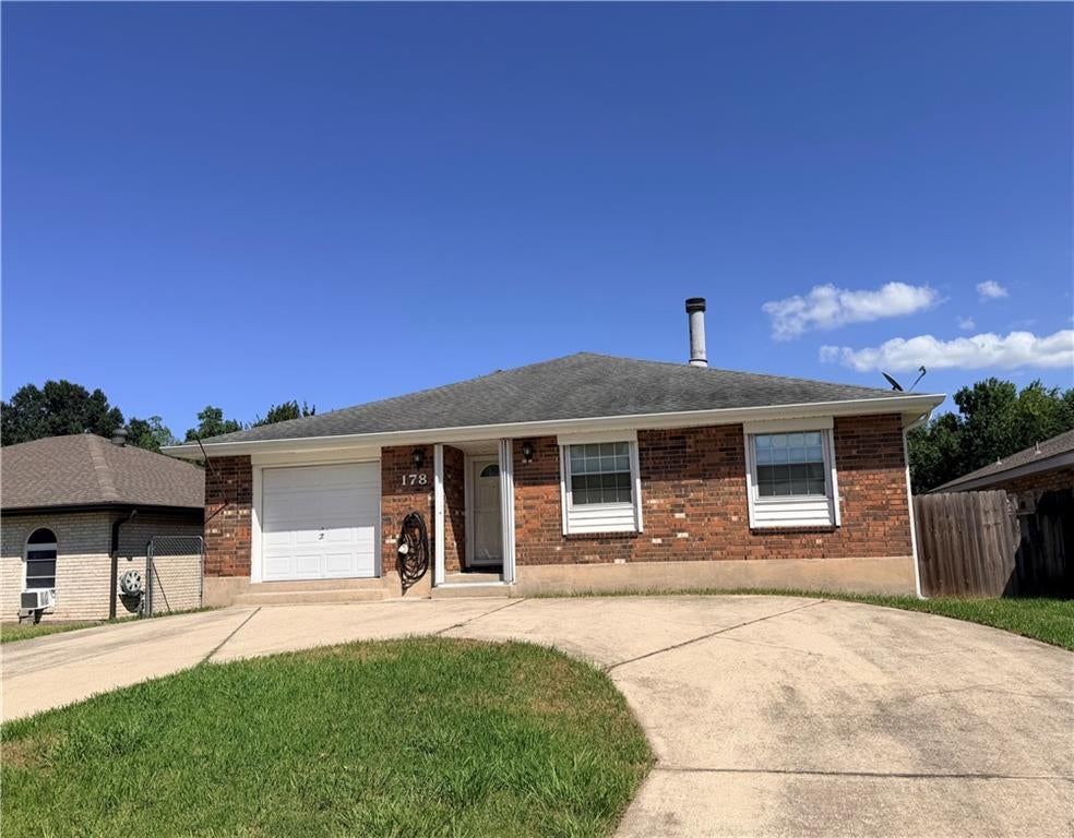 178 E Oakland St Street — photo