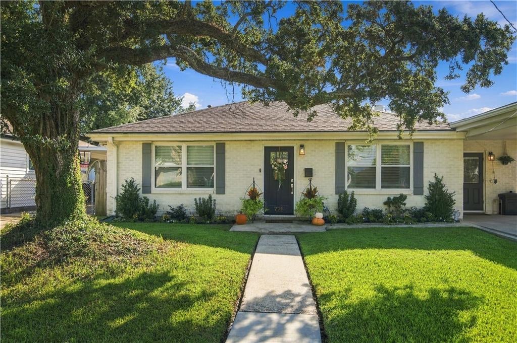 725 Brockenbraugh Court — photo