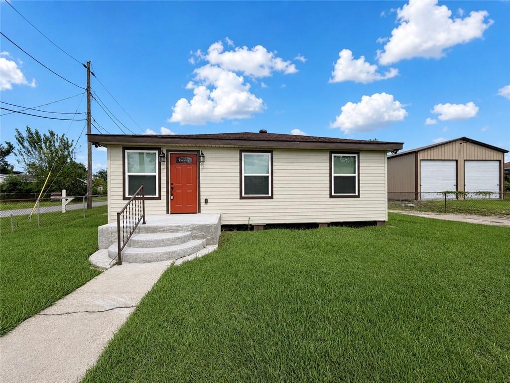 702 E Easy Street — photo