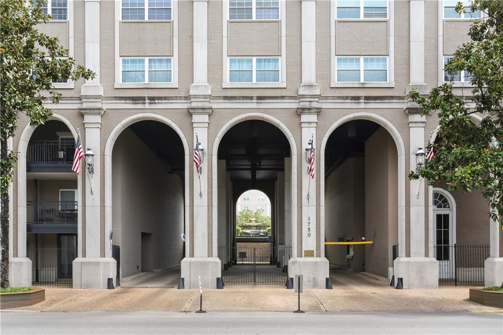 1750 St Charles Avenue 615 — photo